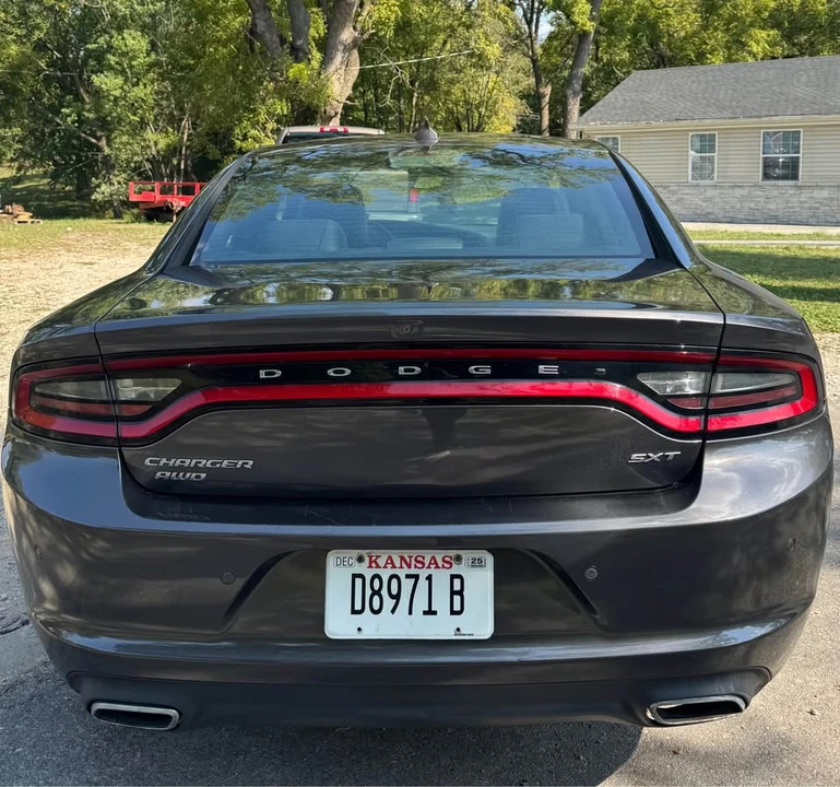 2015 Dodge Charger 7th Gen - Image 4 of 11