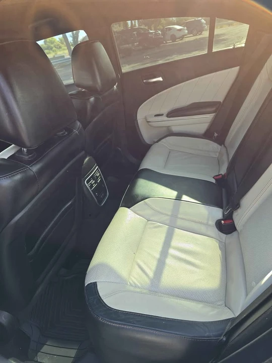 2015 Dodge Charger 7th Gen - Image 9 of 10