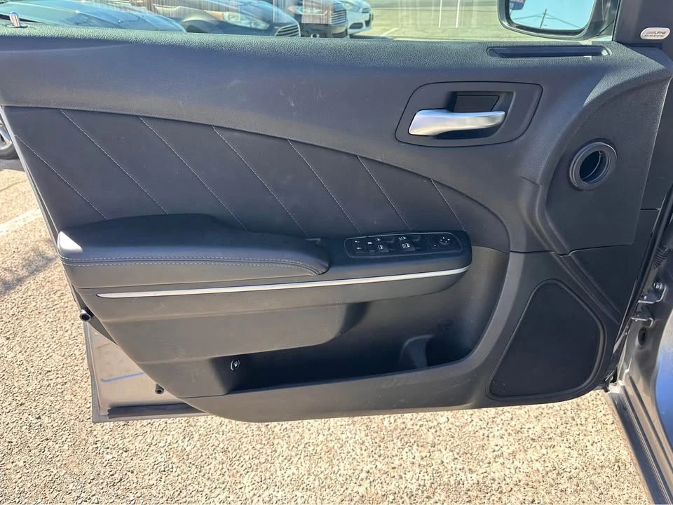 2015 Dodge Charger 6th Gen - Image 9 of 17