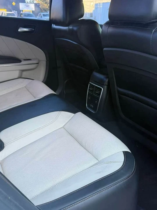 2015 Dodge Charger 7th Gen - Image 14 of 15