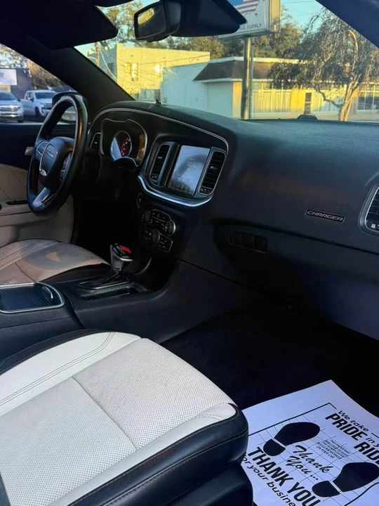 2015 Dodge Charger 7th Gen - Image 9 of 15