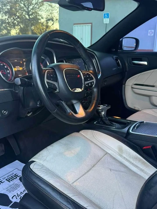 2015 Dodge Charger 7th Gen - Image 15 of 15