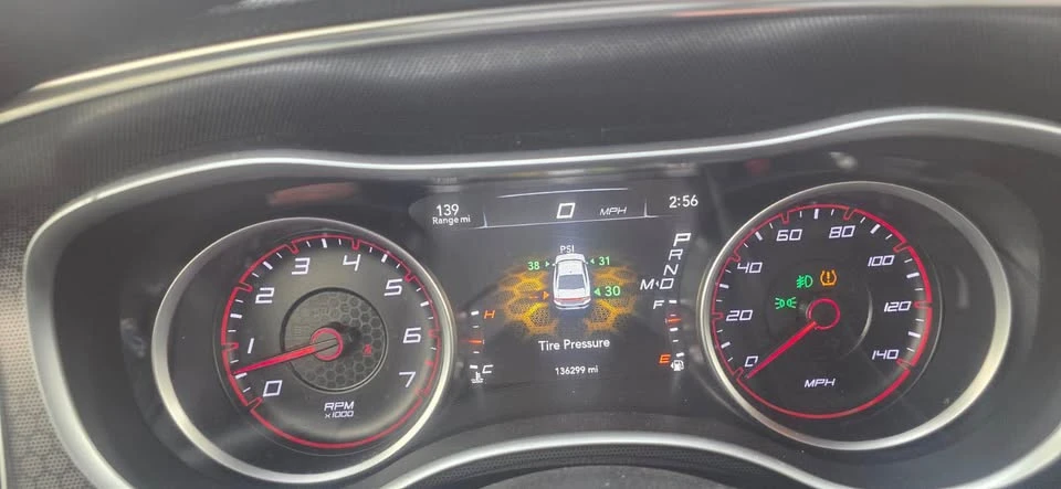 2015 Dodge Charger 7th Gen - Image 7 of 11