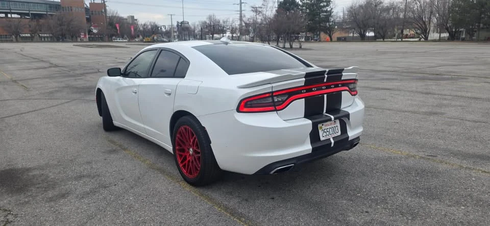 2015 Dodge Charger 7th Gen - Image 9 of 11