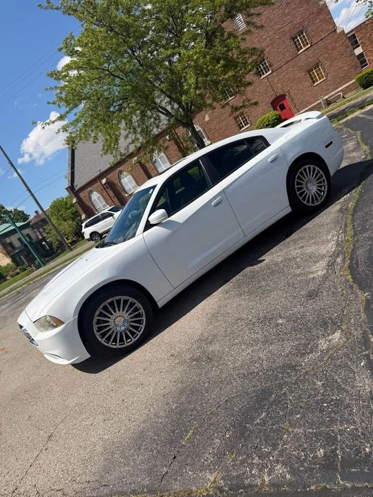 2015 Dodge Charger 7th Gen - Image 2 of 11
