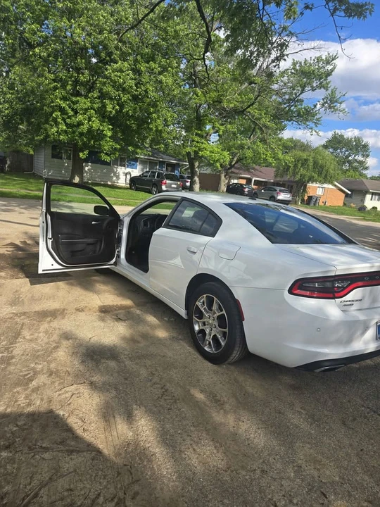 2015 Dodge Charger 7th Gen - Image 4 of 5