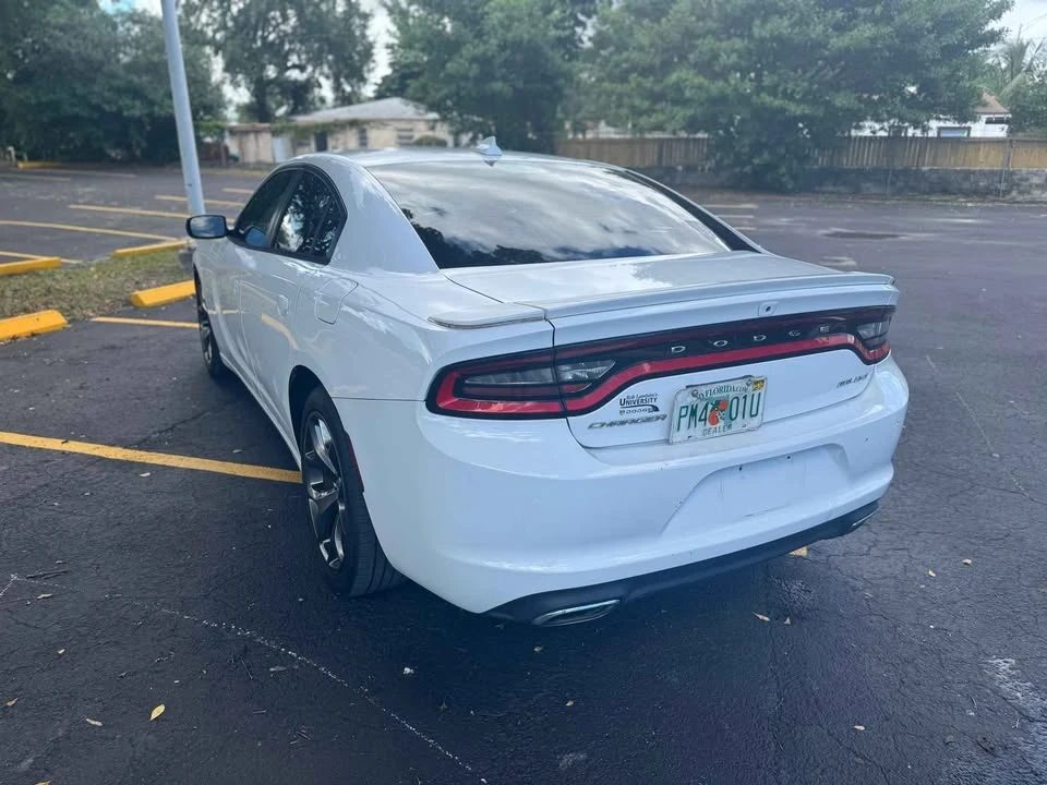 2015 Dodge Charger 7th Gen - Image 3 of 9