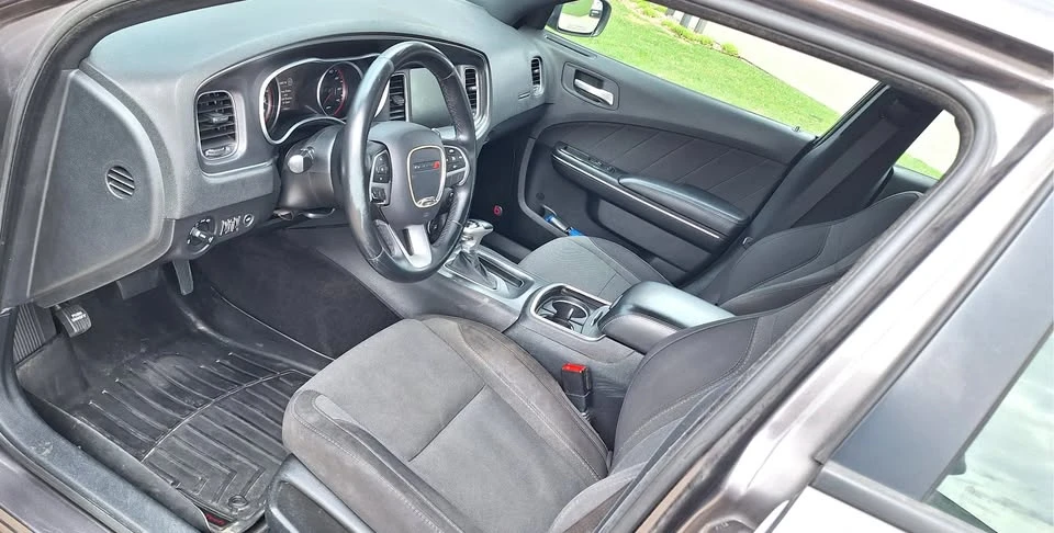 2015 Dodge Charger 7th Gen - Image 9 of 15