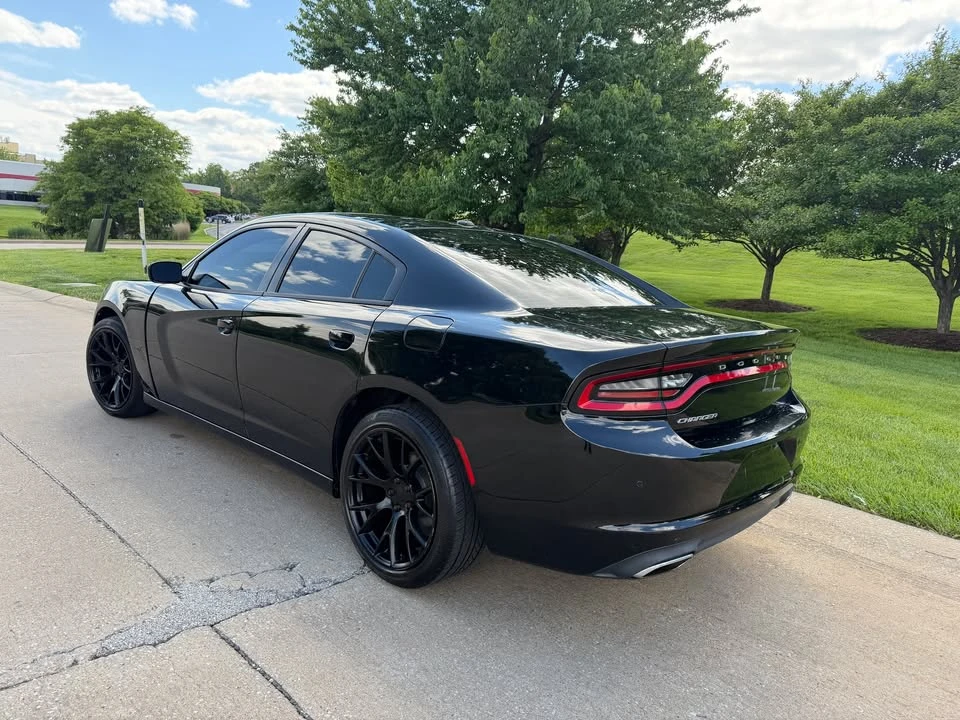 2015 Dodge Charger 7th Gen - Image 2 of 20