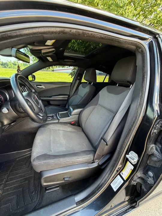 2015 Dodge Charger 7th Gen - Image 15 of 20