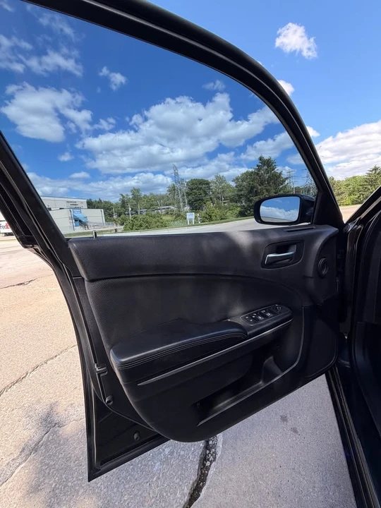 2015 Dodge Charger 7th Gen - Image 18 of 20
