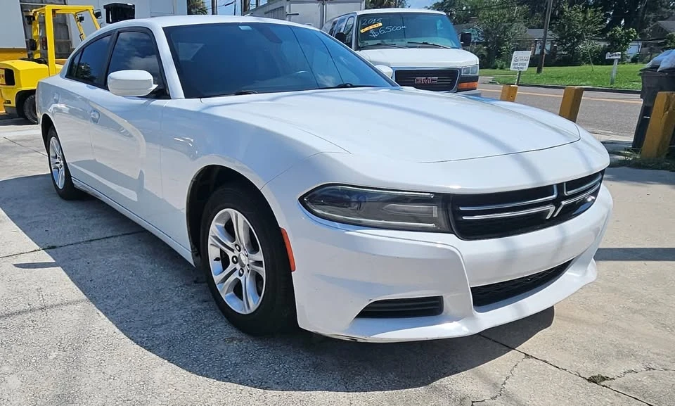 2015 Dodge Charger 7th Gen - Image 14 of 15