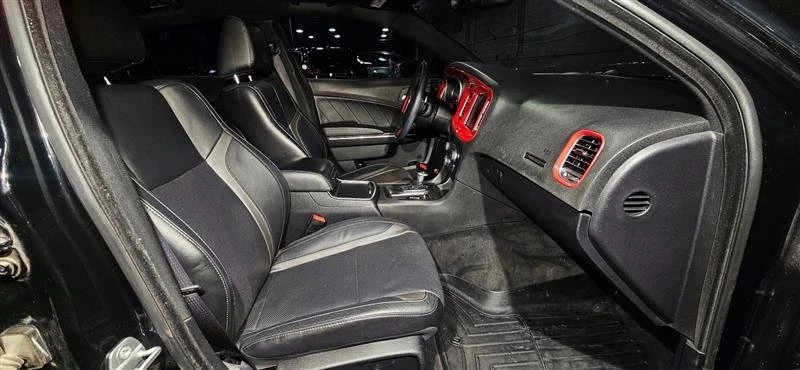 2015 Dodge Charger 7th Gen - Image 12 of 15