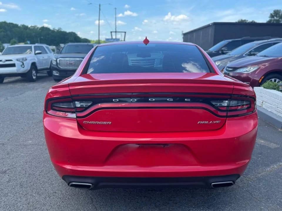 2015 Dodge Charger 7th Gen - Image 5 of 18