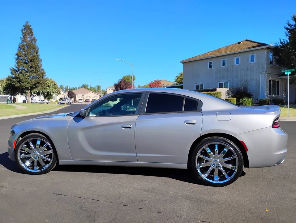 2015 Dodge Charger 7th Gen - Image 4 of 12