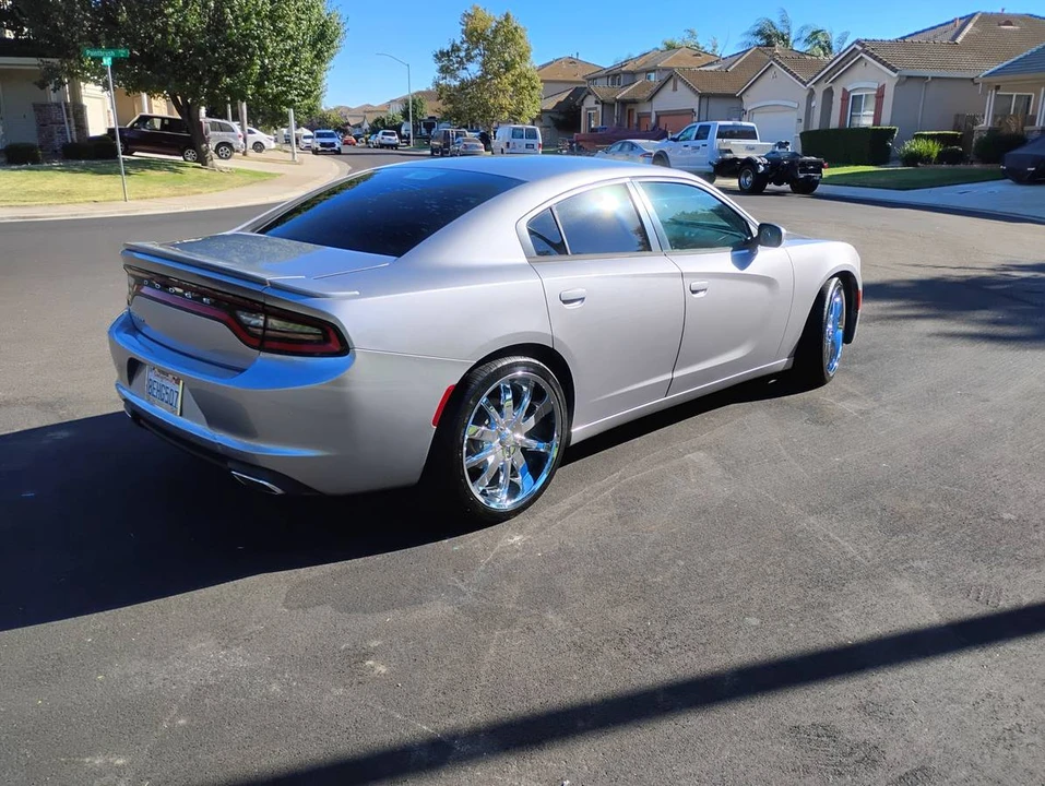 2015 Dodge Charger 7th Gen - Image 5 of 12