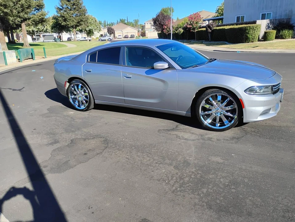2015 Dodge Charger 7th Gen - Image 6 of 12