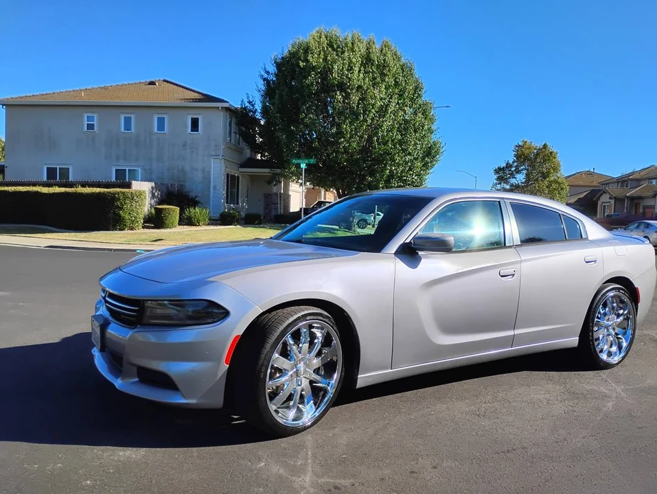 2015 Dodge Charger 7th Gen - Image 2 of 12