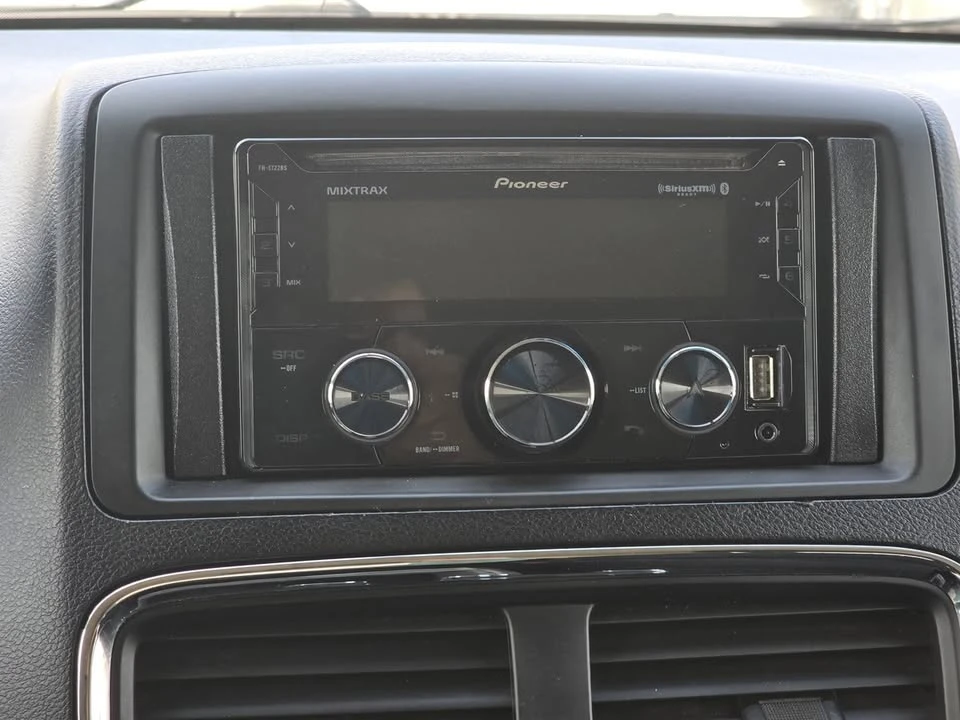 2015 Dodge Caravan - Image 9 of 18