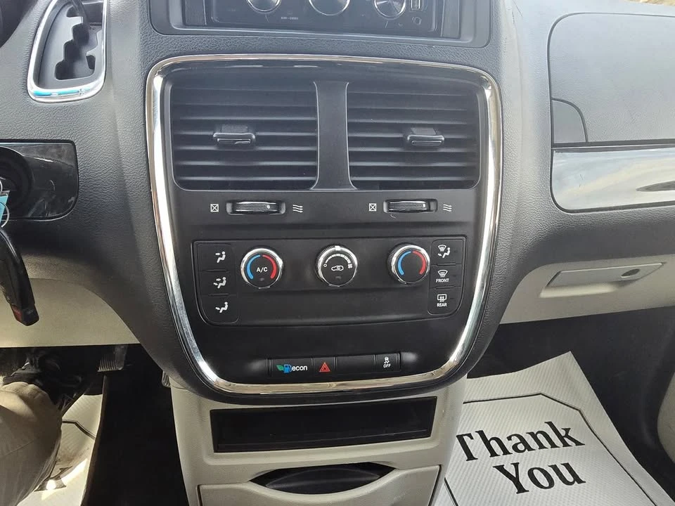 2015 Dodge Caravan - Image 10 of 18