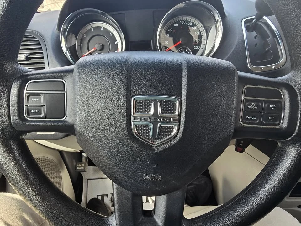 2015 Dodge Caravan - Image 8 of 18