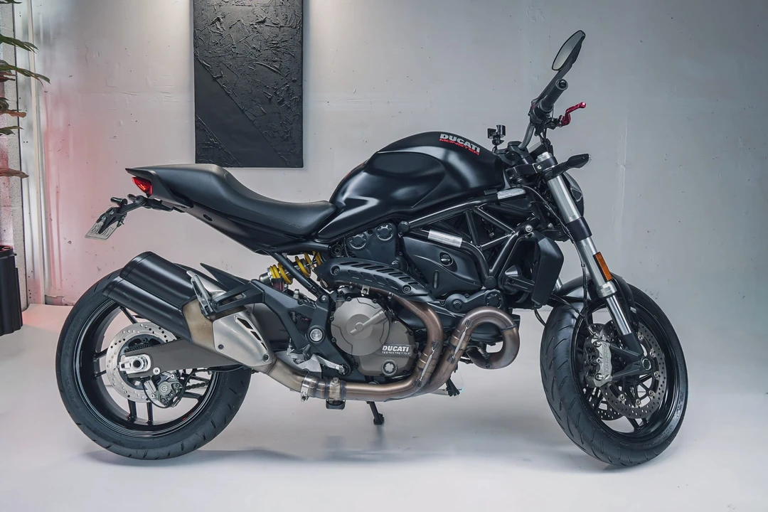 2015 Ducati Monster - Image 2 of 31