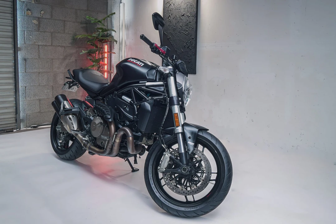 2015 Ducati Monster - Image 3 of 31
