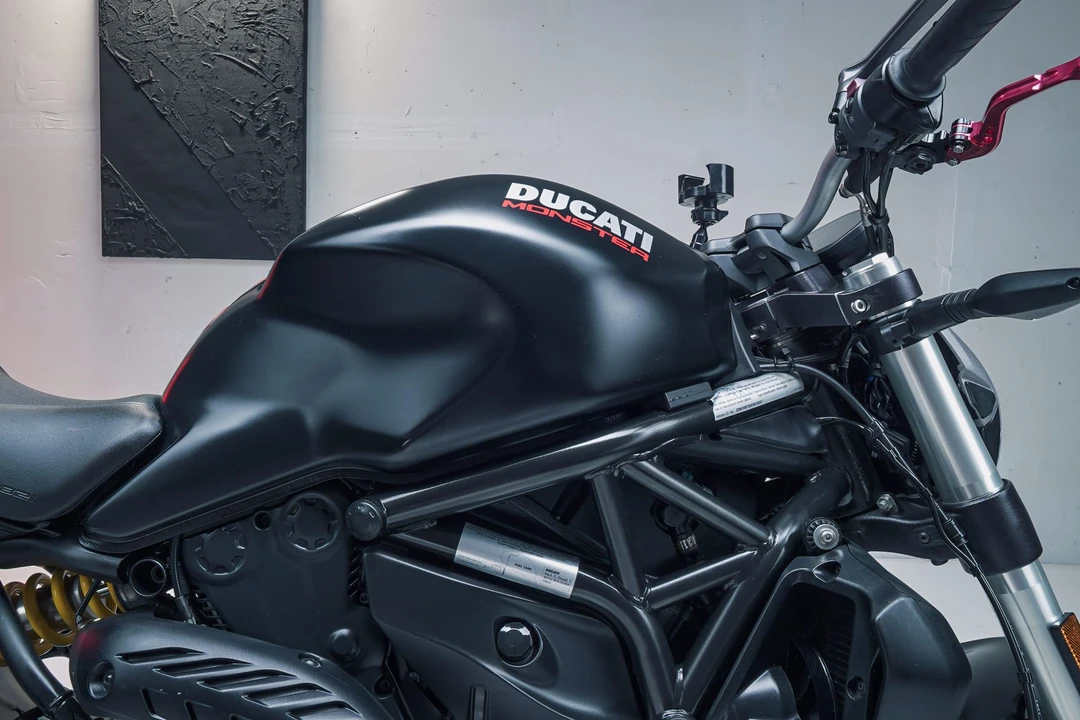 2015 Ducati Monster - Image 23 of 31