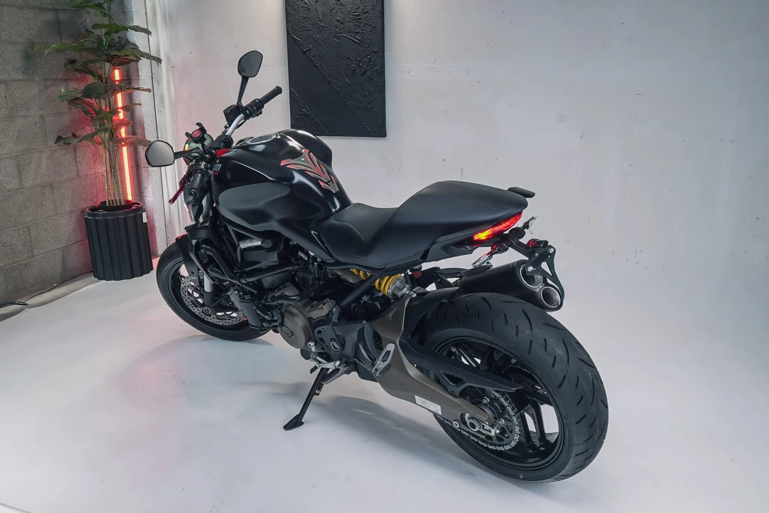 2015 Ducati Monster - Image 10 of 31