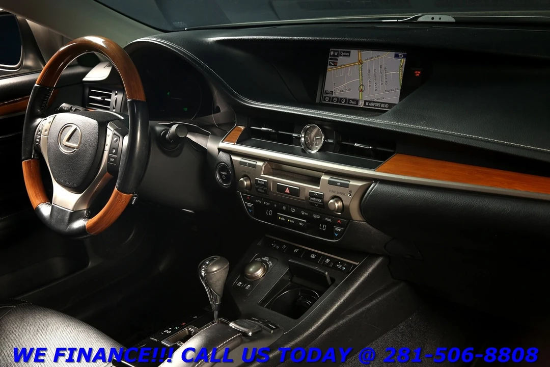 2015 Lexus ES 6th Gen - Image 20 of 21