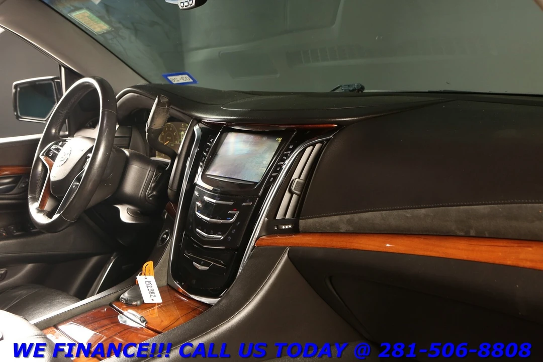 2015 Cadillac Escalade 4th Gen - Image 18 of 21