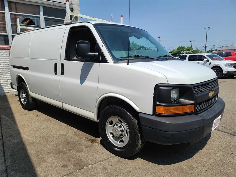 2015 Chevrolet Express - Image 4 of 4