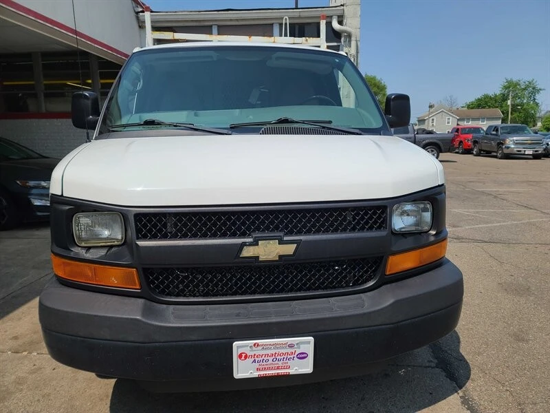 2015 Chevrolet Express - Image 3 of 4