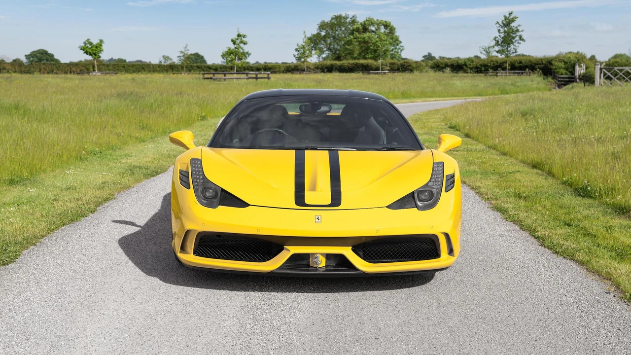 2015 Ferrari 458 Speciale - Image 3 of 31