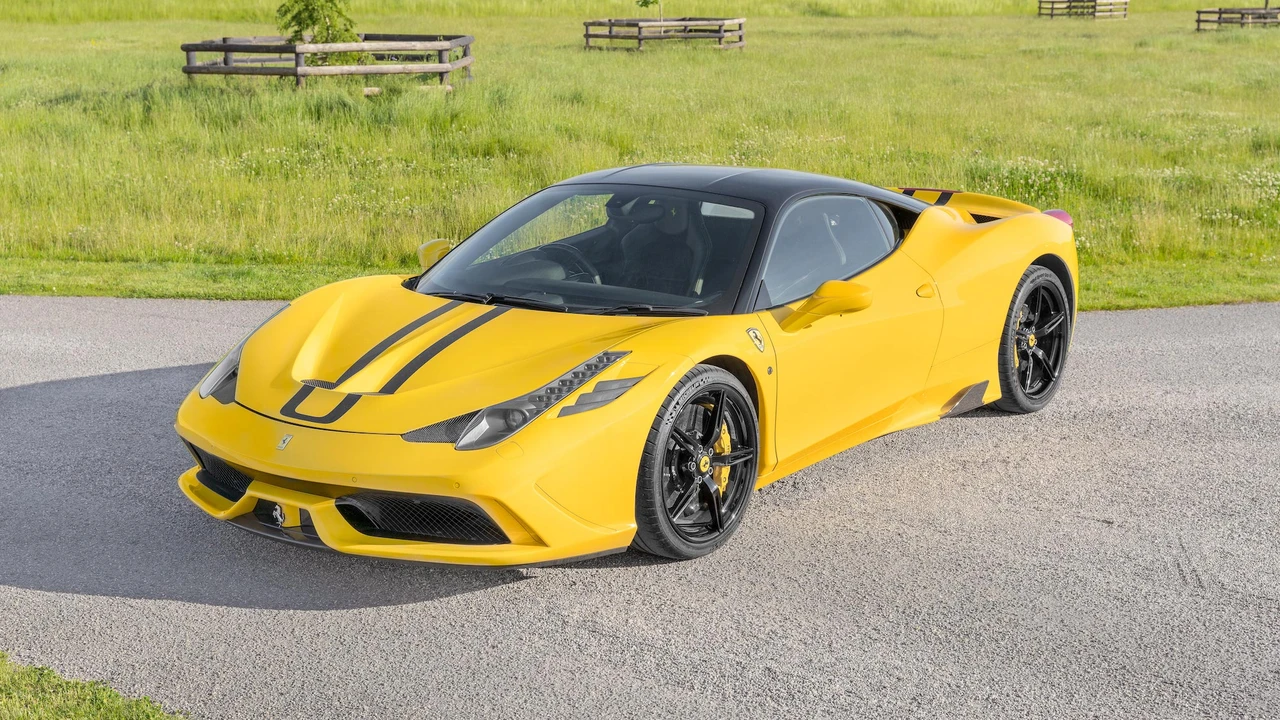 2015 Ferrari 458 Speciale - Image 4 of 31