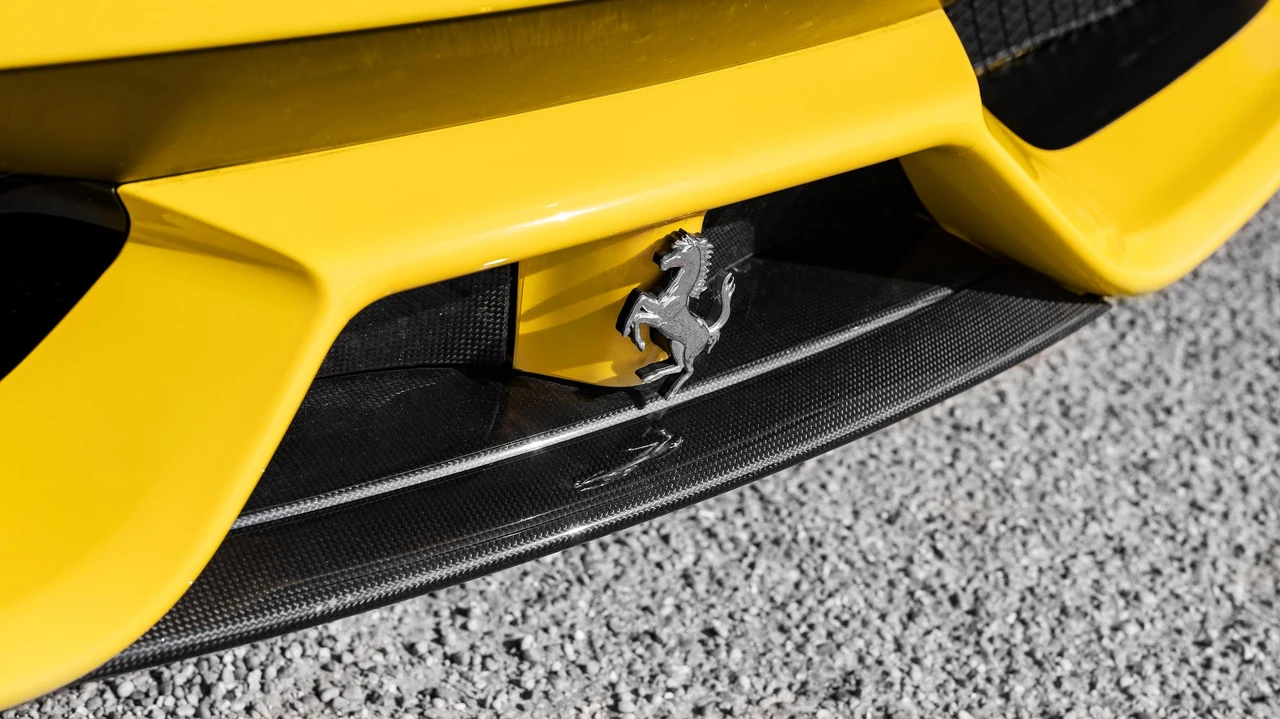2015 Ferrari 458 Speciale - Image 13 of 31