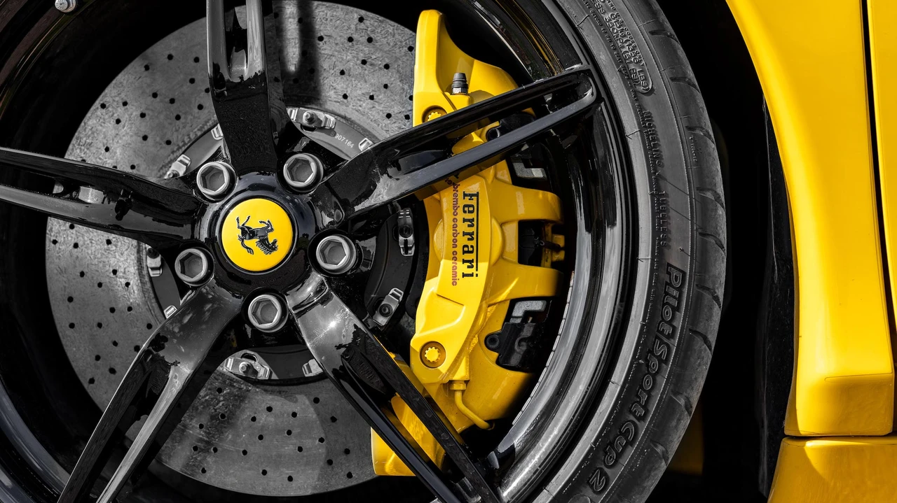 2015 Ferrari 458 Speciale - Image 29 of 31