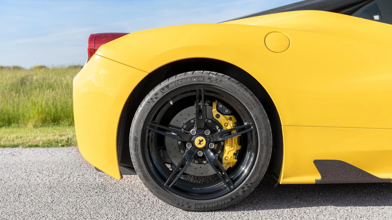 2015 Ferrari 458 Speciale - Image 31 of 31