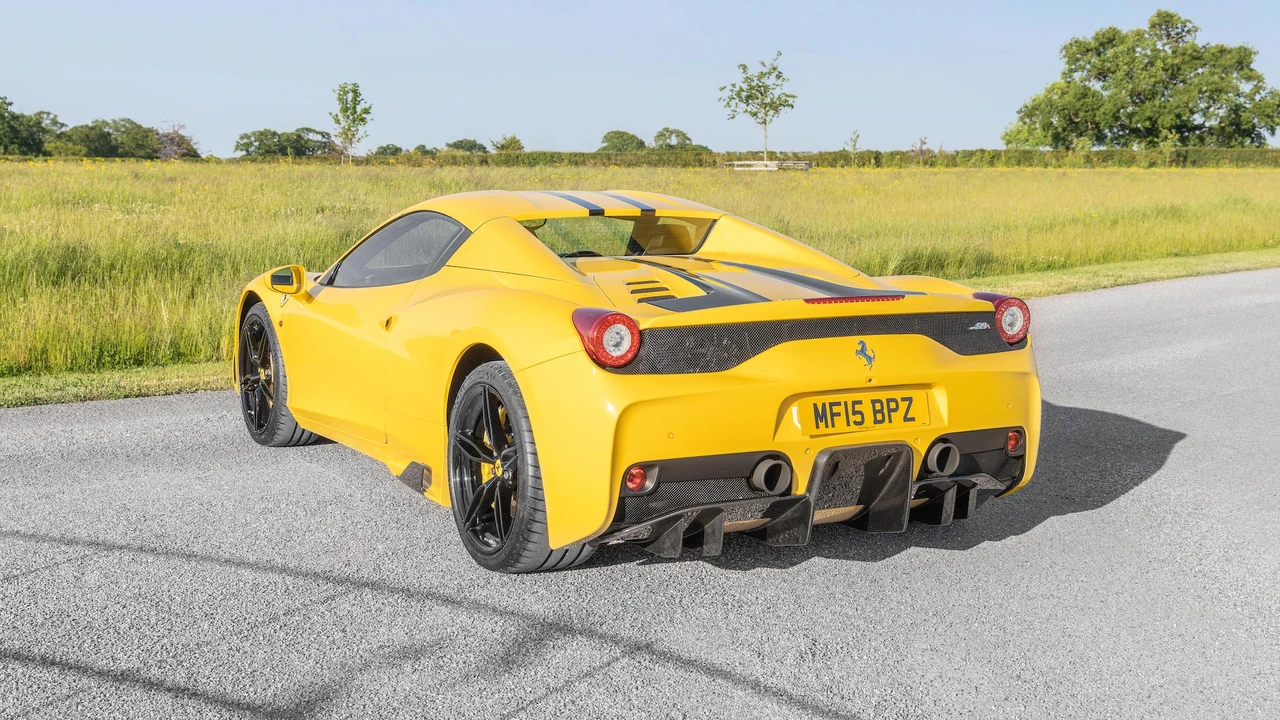 2015 Ferrari 458 Speciale Aperta - Image 3 of 31