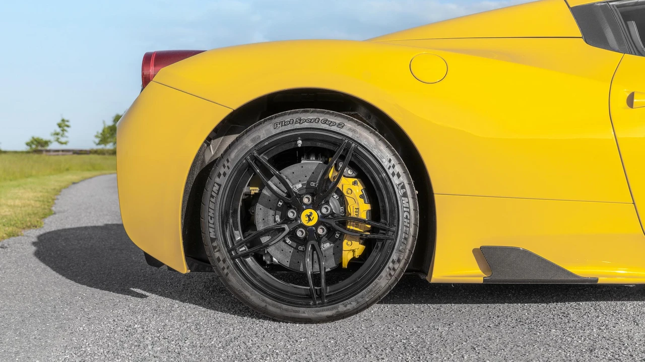 2015 Ferrari 458 Speciale Aperta - Image 15 of 31
