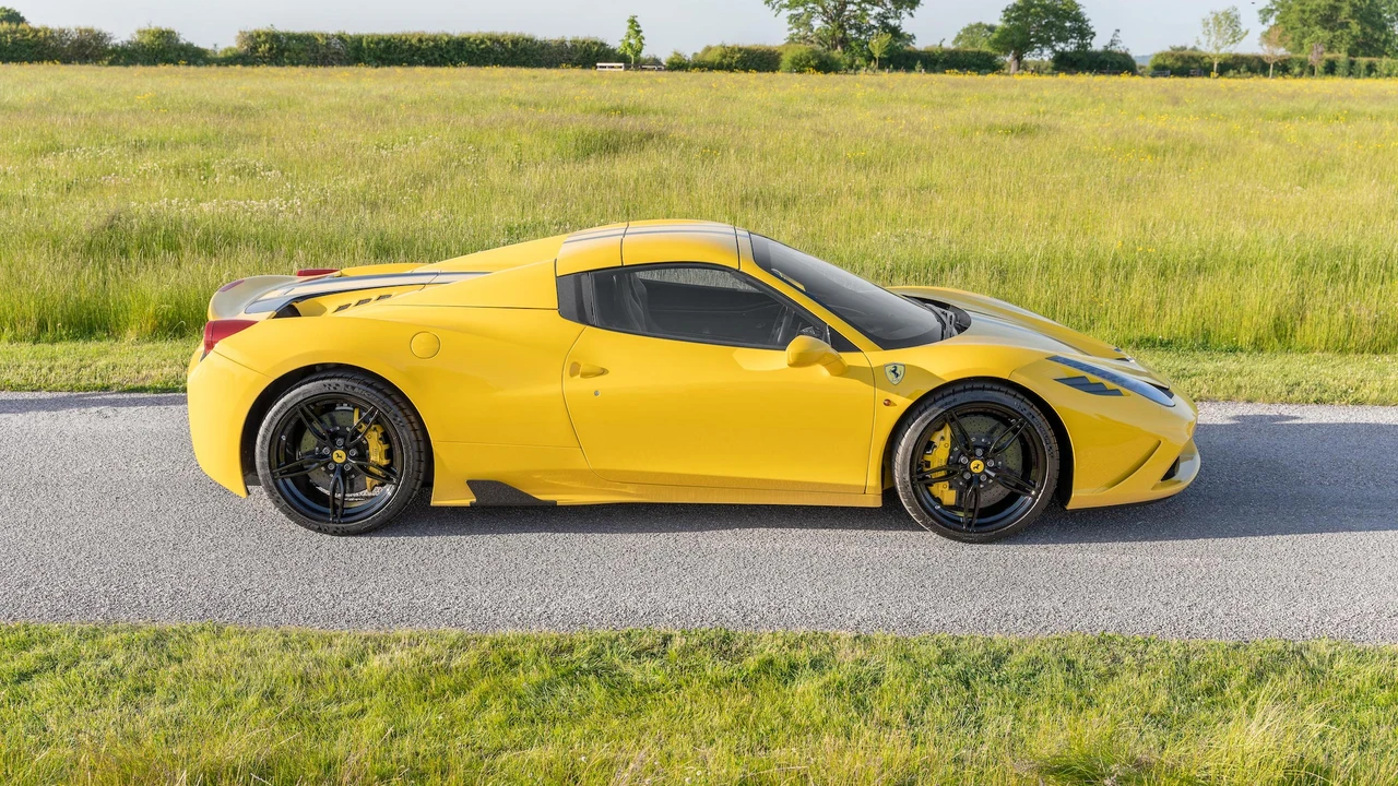 2015 Ferrari 458 Speciale Aperta - Image 10 of 31