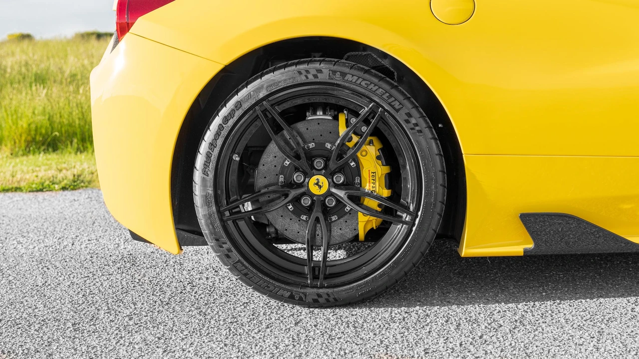 2015 Ferrari 458 Speciale Aperta - Image 17 of 31