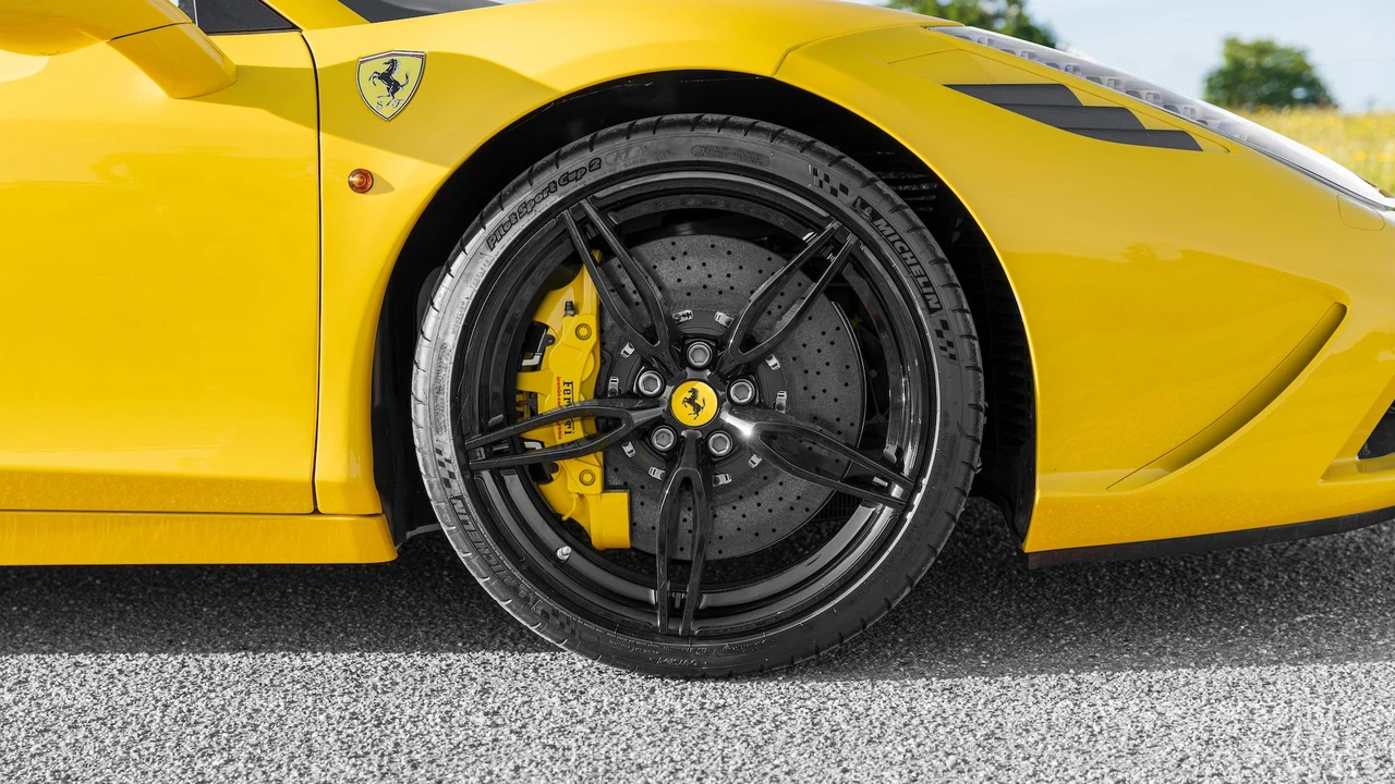 2015 Ferrari 458 Speciale Aperta - Image 18 of 31
