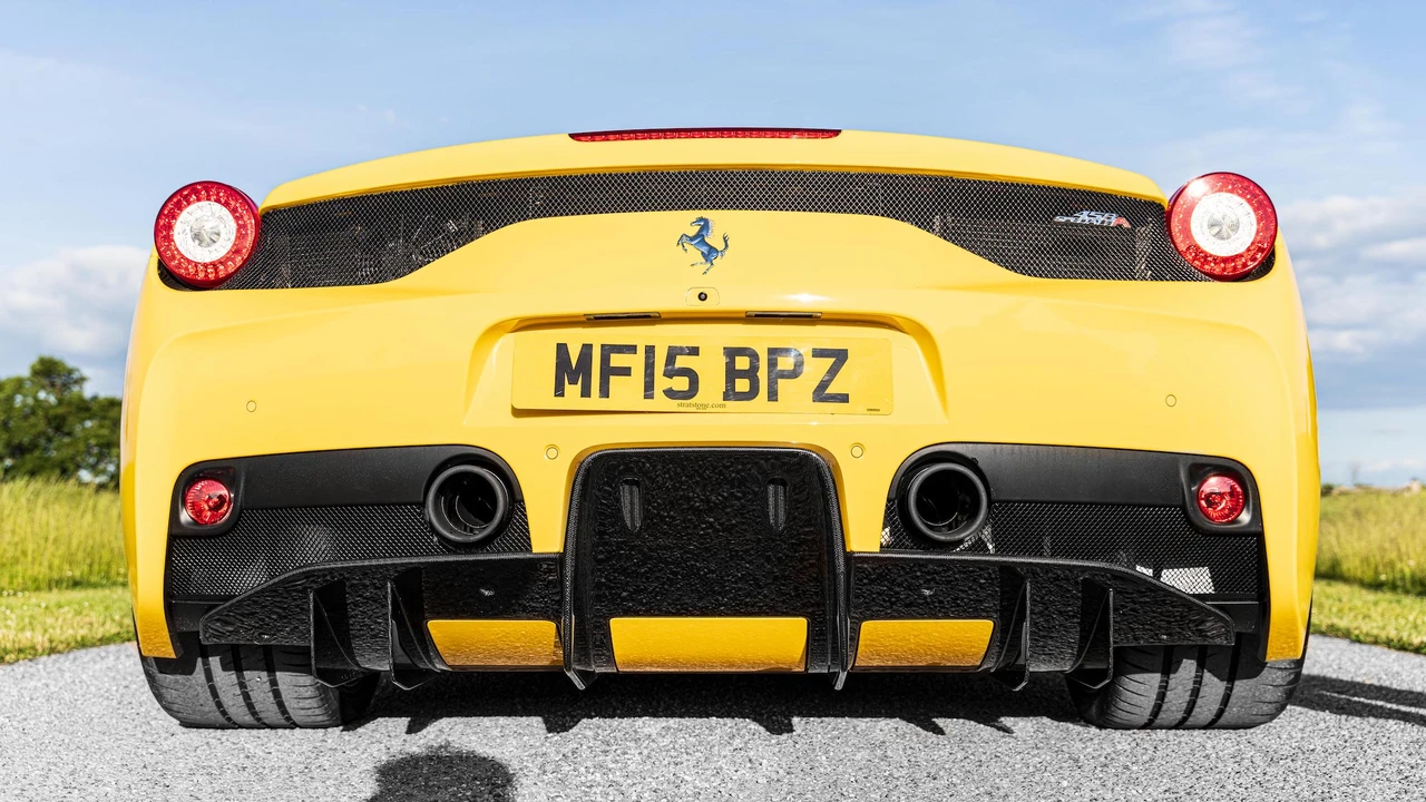2015 Ferrari 458 Speciale Aperta - Image 22 of 31