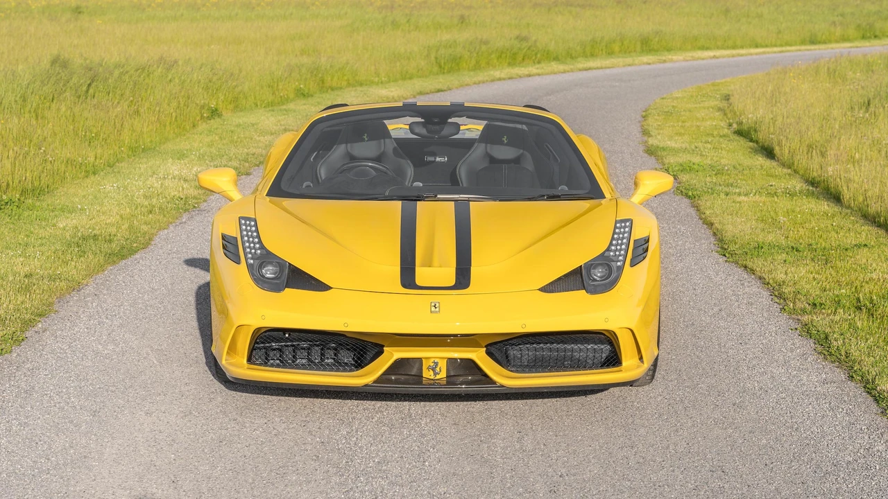 2015 Ferrari 458 Speciale Aperta - Image 14 of 31