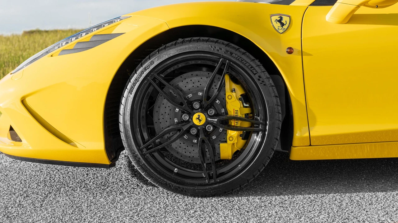 2015 Ferrari 458 Speciale Aperta - Image 19 of 31