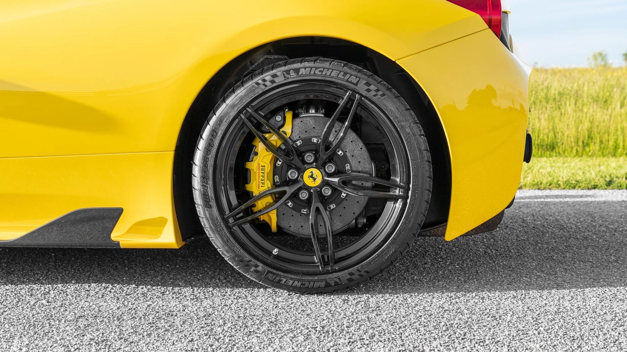 2015 Ferrari 458 Speciale Aperta - Image 20 of 31