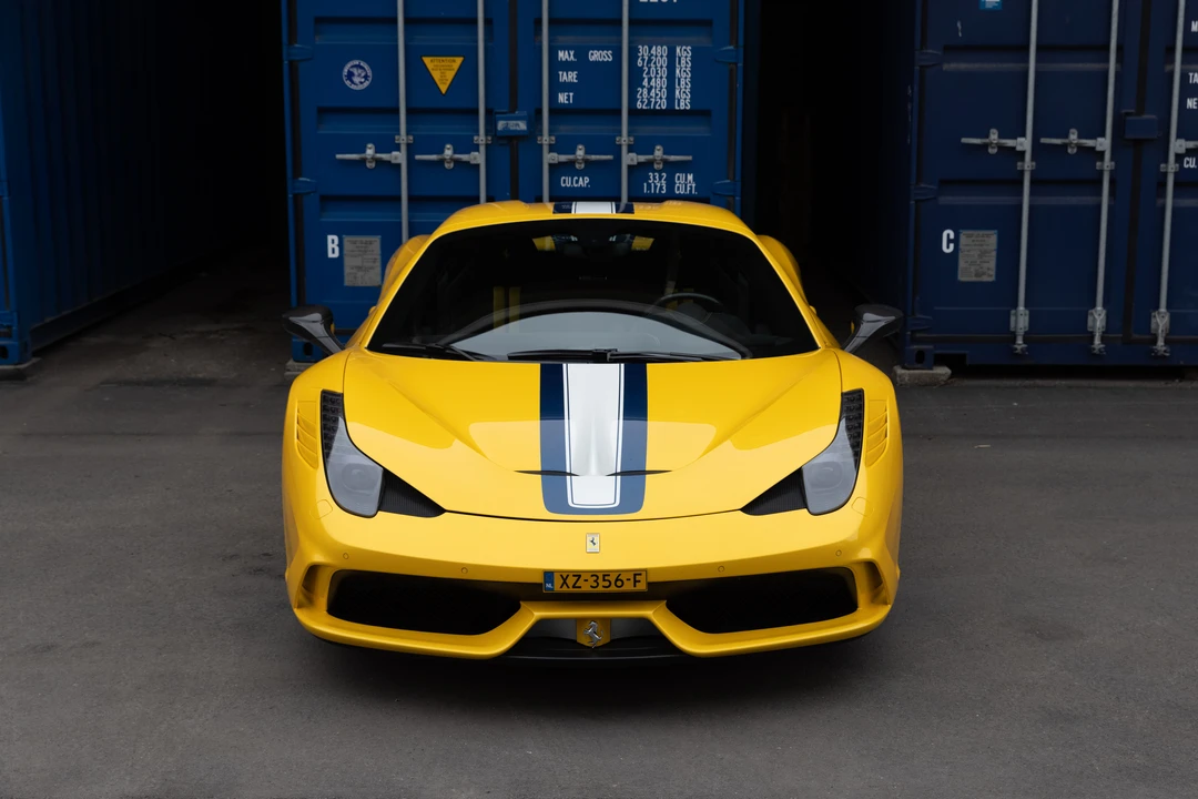 2015 Ferrari 458 Speciale Aperta - Image 12 of 31