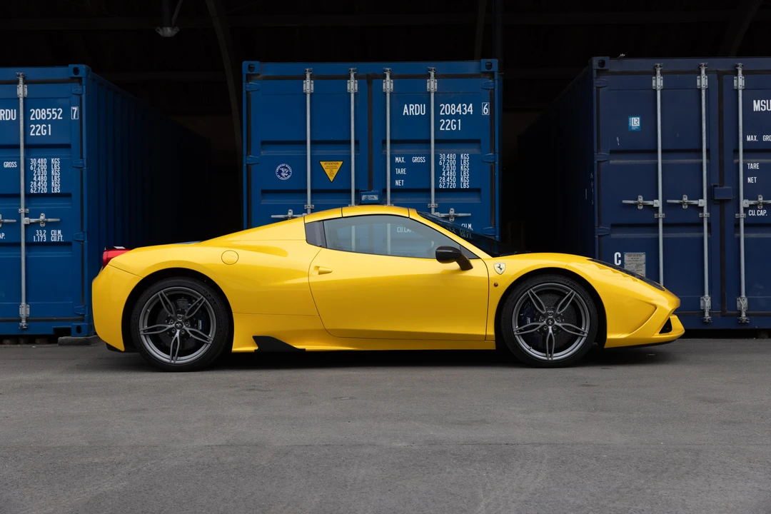 2015 Ferrari 458 Speciale Aperta - Image 16 of 31