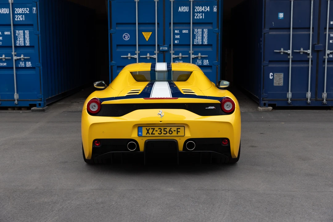 2015 Ferrari 458 Speciale Aperta - Image 18 of 31